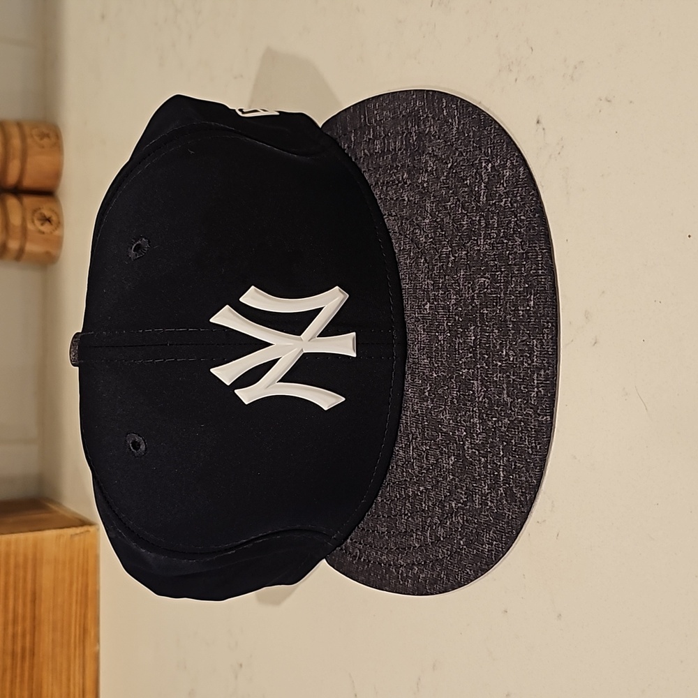 NY Yankees Fitted Hat